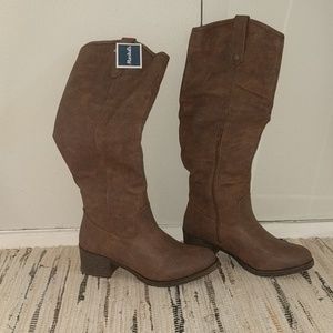 Brown Boots, western style